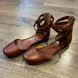 FRYE EUC Ankle Cross-Strap Detail Zip-Back Leather Ballet Flats